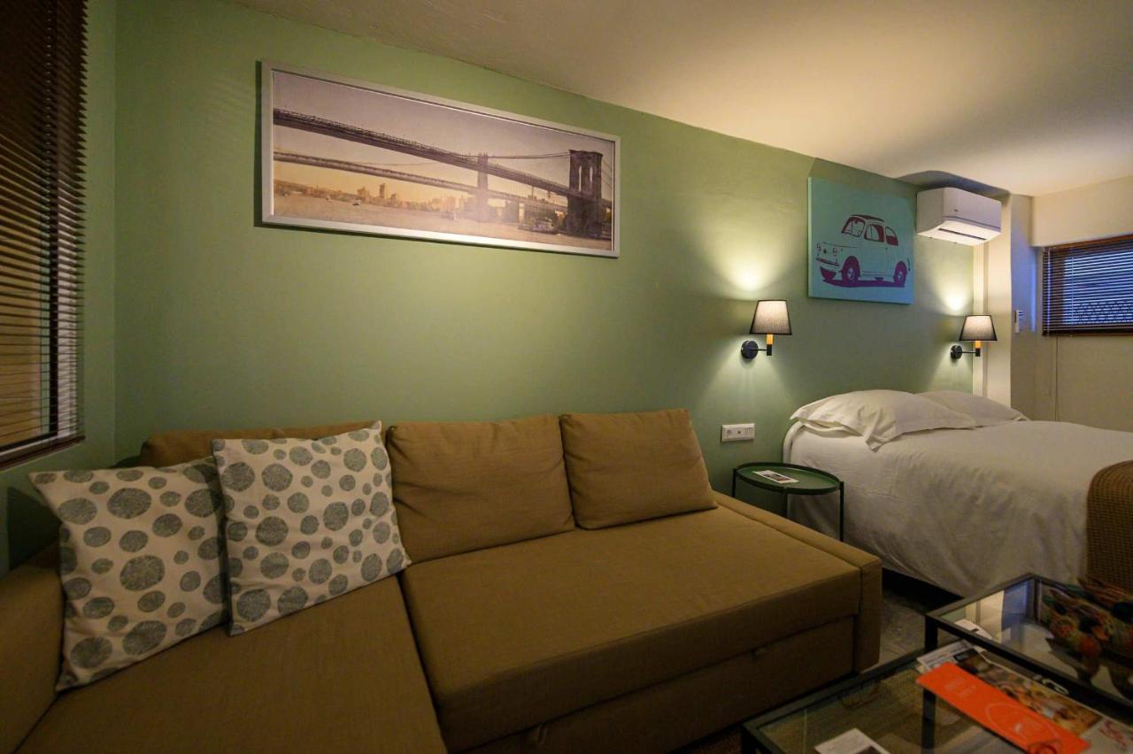 Pol's studio, Kalamata Mediterranean Apartments Esterno foto